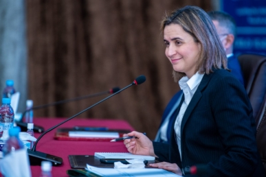 غيثة مزور الوزيرة العروس