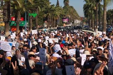 اضراب الاساتذة المتعاقدين