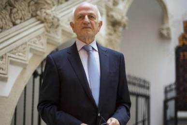 أندري أزولاي يمثل جلالة الملك في منتدى باريس للسلام