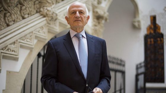 أندري أزولاي يمثل جلالة الملك في منتدى باريس للسلام